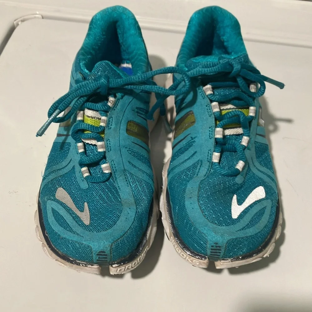 Brooks pure cadence running shoes Women's Teal sneakers size 6.5 split toe